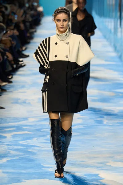 Look 47